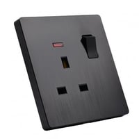 فيش بمفتاح 13 امبير مفرد بيانو أسود 7*7