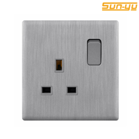 فيش مفرد بمفتاح 13 امبير SVL بيانو