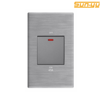 مفتاح مكيف 45 امبير SVL بيانو 7*14