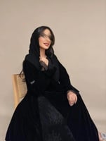 عبايه مخمل كوري + دانتيل فرنسي