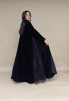 عبايه مخمل كوري + دانتيل فرنسي