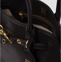 توت باق ميوميو