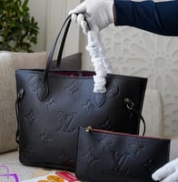 توت باق LV اسود