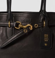 توت باق ميوميو