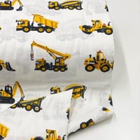 الشاحنات و الرافعات