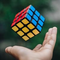 لعز مكعب روبيك ماجيك