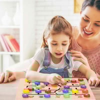 متاهة الحروف الخشبية