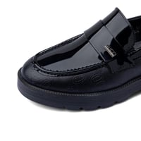 جزمة لوفر طبية جلد لامع فاخر - أسود