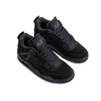 حذاء رياضة اسود بتصميم مميز