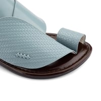 نعال شرقي جلد سماوي وارضية بنية طبية