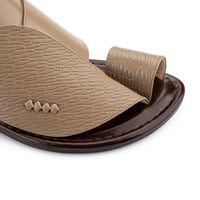 حذاء شرقي طبي بيج - صناعة وطنية