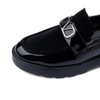 جزمة لوفر طبية جلد لامع فاخر ومخمل - أسود