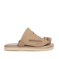 نعال شرقي مطرز جلد جملي فاتح