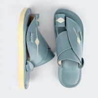 حذاء شرقي مطرز جلد سماوي مميز