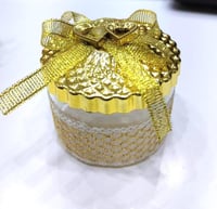 مجموعة (12) من علب توزيعات انيقة بتصميم دائري بالل...