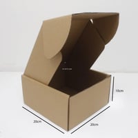 مجموعة (12) من علب كرتون للشحن والتغليف مصممة بشكل...