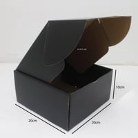 مجموعة (12) من علب كرتون للشحن والتغليف مصممة بشكل...