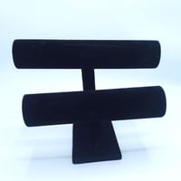 منظم مجوهرات انيق باللون الاسود