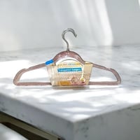 مجموعة (12) من علاقه لتعليق المعاطف والفساتين والم...