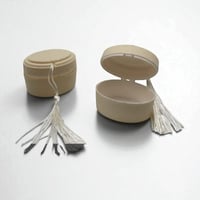 مجموعة 12 علب توزيعات بيضاوي الشكل لون بيج بدون تع...