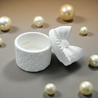 مجموعة (12) من علب توزيعات لويس فيتون مع غطاء بشكل...