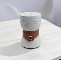 مباخر بشكل فاخر (12 قطعة) بلون أبيض منقط بالأسود م...