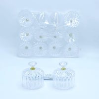 مجموعة (12) من علب توزيعات انيقة بتصميم دائري من ا...