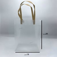 مجموعة (12) من اكياس توزيعات انيقة باللون الابيض م...