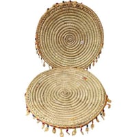 صحن تقديم من الخزف الشعبي مدور الشكل مع كلفه بتصمي...