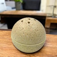 مباخر بتصميم انيق (12 قطعة) بلون سكري \ بيج مع علب...