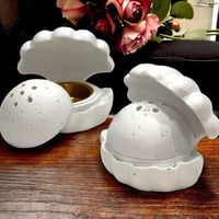 مباخر فاخرة على شكل صدف بلون أبيض (12 قطعة)