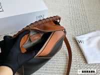 شنطة لويفي بزل Loewe Puzzle