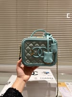 شنطة شانيل ( بالوان متعددة )