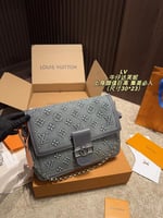 شنطة لويس فيتون Dauphine