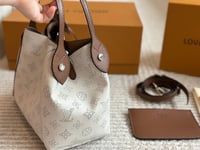 شنطة لويس فيتون Hina (متوفرة بعدة الوان)