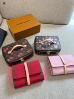 شنطة لويس فيتون (متوفرة بلونين)