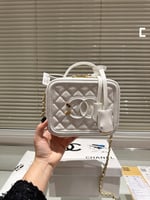 شنطة شانيل ( بالوان متعددة )