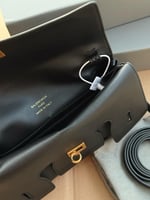 شنطة بالنسياغا Balenciaga Belair (متوفرة بعدة الوا...