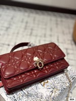 شنطة ديور (متوفرة بعد الوان)