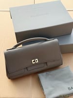 شنطة بالنسياغا Balenciaga Belair (متوفرة بعدة الوا...