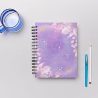 دفتر عربي بغلاف البنفسجي - مع كتابة اسم او عباره