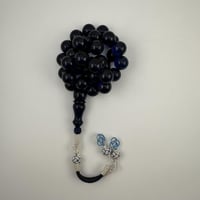 سبحة إحترافية لون أزرق غامق وطربزونتين فضة عيار 10...