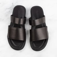 حذاء من TASOOMA