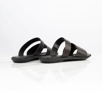 حذاء من TASOOMA