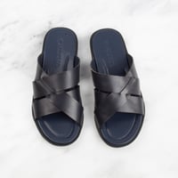 حذاء من TASOOMA