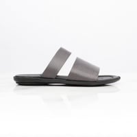 حذاء من TASOOMA