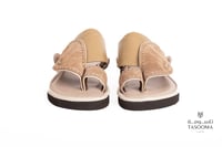 P حذاء شرقي من تاسومة 21002 / BEIGE