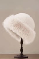 قبعة شتوية نسائية فرو