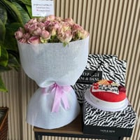 باقة ورد مع كيكة اني وداني