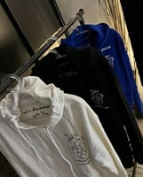 بلوفر ليحتضنك دائماً بدلاً عني معا الاحرف داخل الا...